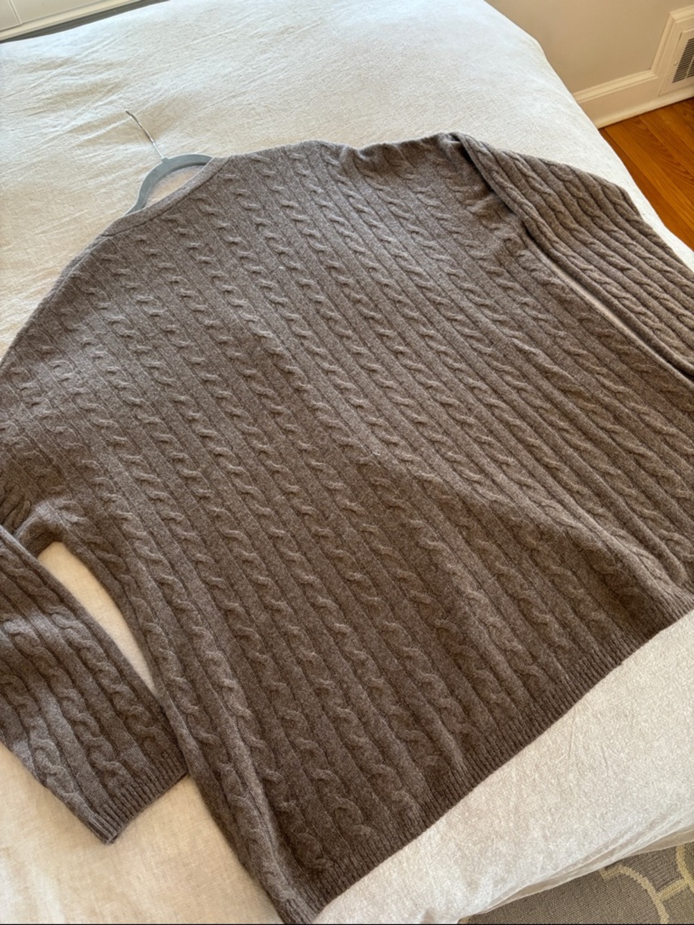 Reformation sweater - Picture 7 of 8